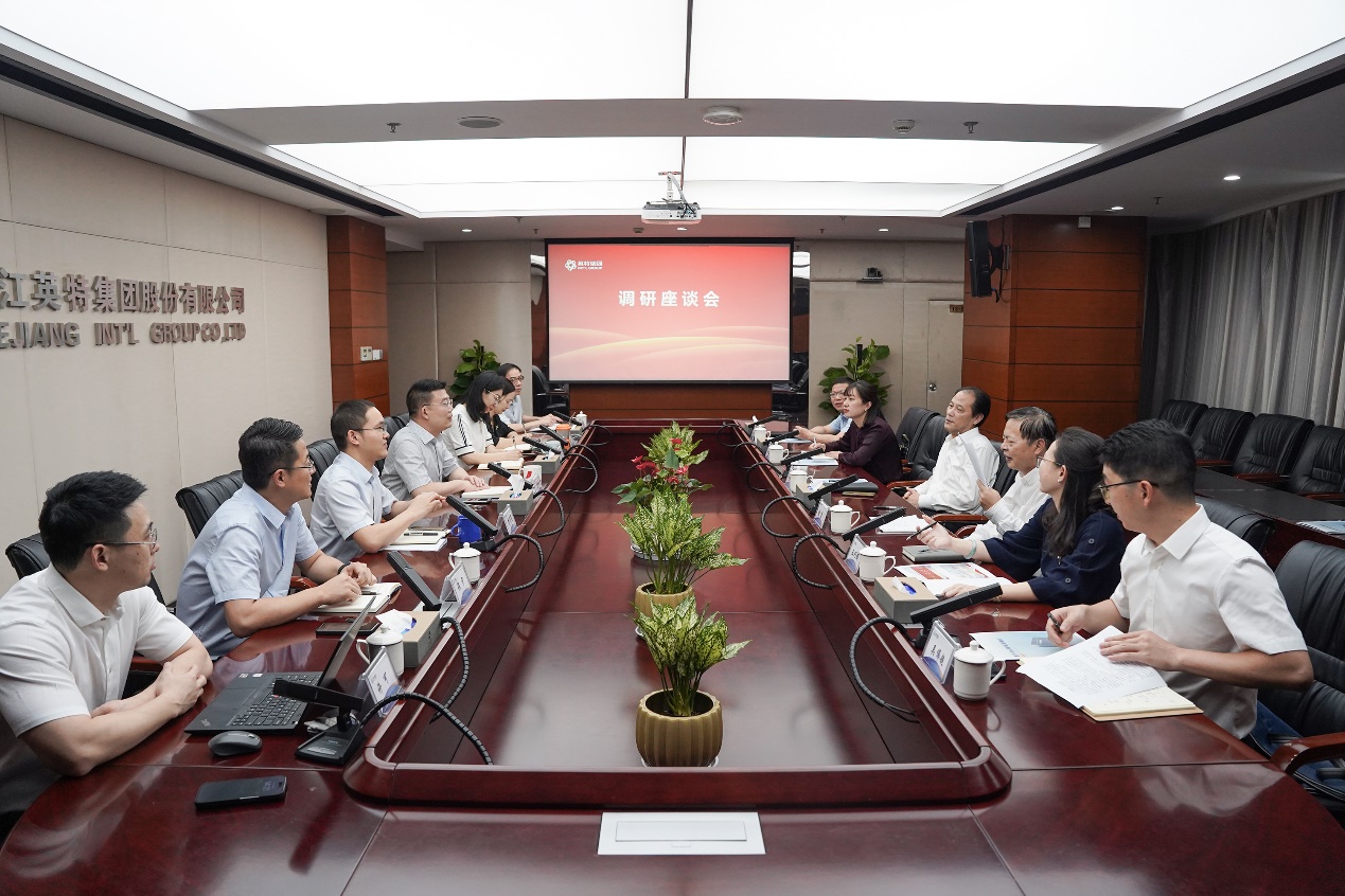 省国贸集团党委副书记、总经理孙建华一行来利来ag旗舰店集团调研